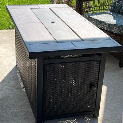 LA-Z-BOY ~ All Weather Wicker 5 Piece Outdoor Set ~ Fire Pit ~ *Read Details