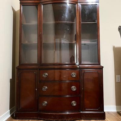 DREXEL ~ Mahogany Bow Glass China Cabinet ~ * Read Details
