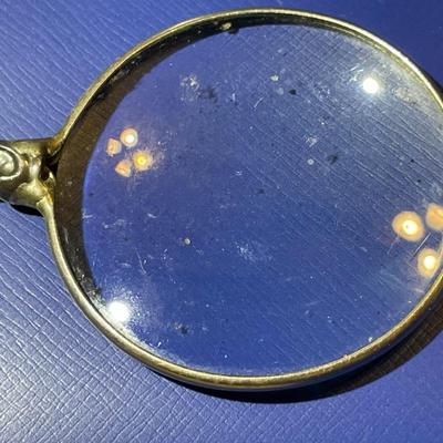 Antique Scarce Sterling Silver Magnifying Glass Pendant in VG Preowned Condition as Pic'd.