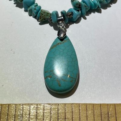 Vintage Mid-Century Turquoise Necklace w/Pendant 18" Long in Good Preowned Condition.