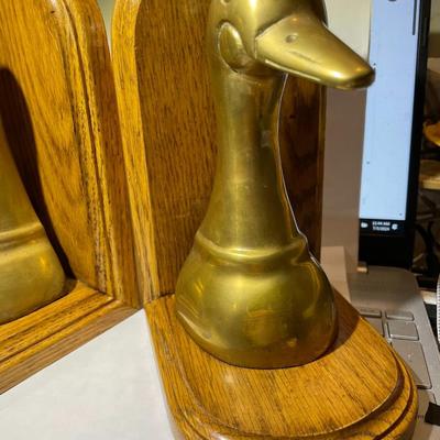 Vintage Pair of Brass Decor Ducks Sculpture Bookends in Good Preowned Condition as Pictured.