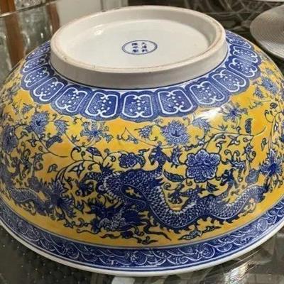 Very Heavy Kangxi Mark Dragon Bowl 15.25" Diameter in VG Preowned Condition with NO Damages from an Estate as Pictured. Very Heavy...