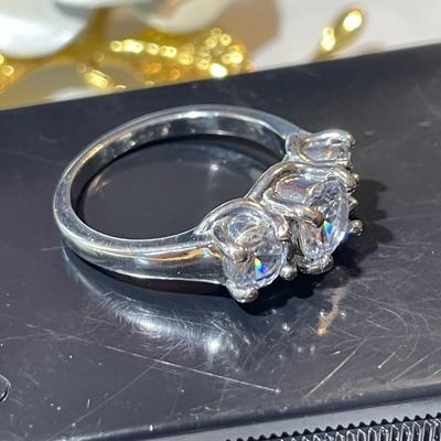 Vintage Lot of Miscellaneous Fashion Jewelry Pieces as Pictured in Good Preowned Condition.