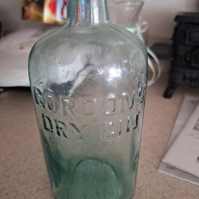 Gordon's Dry Gin Glass Bottle