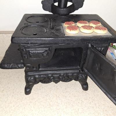 Byer's Choice Go ALong Stove