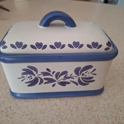 Pfaltzgraff "yorktowne" butter dish