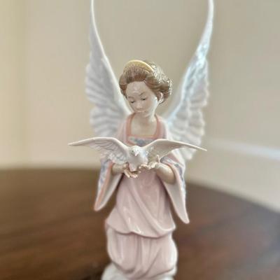 Lladro Angel of Peace with Dove #6131