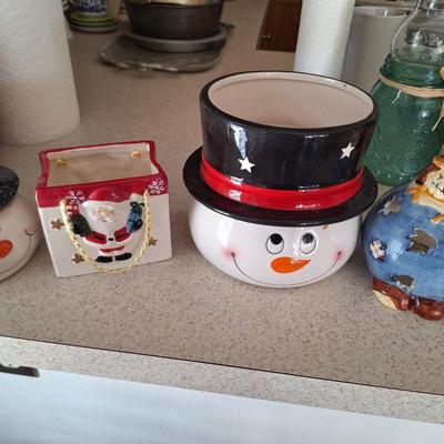 4 pc Holiday decor pieces