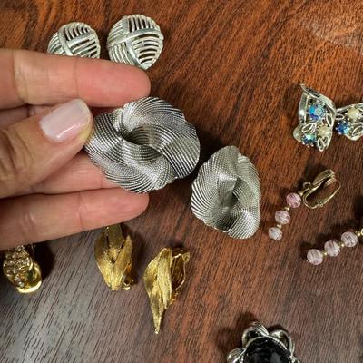 40 Fashion Clip Earrings (LR-TF)