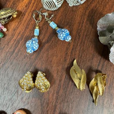 40 Fashion Clip Earrings (LR-TF)
