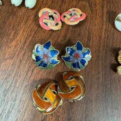 40 Fashion Clip Earrings (LR-TF)