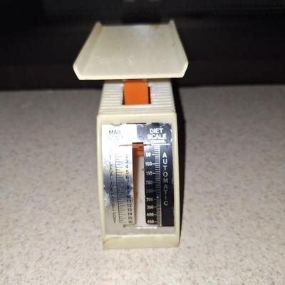 Diet/ Mail Scale