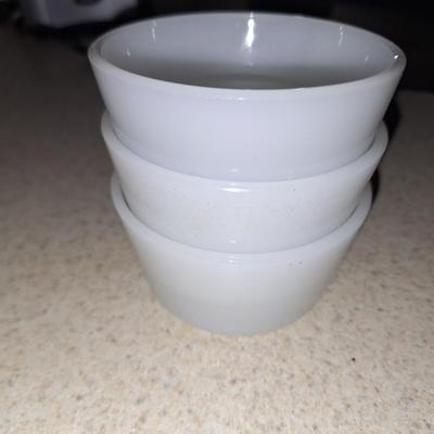 3 Glasbake custard cups