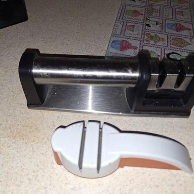 2 knife sharpeners