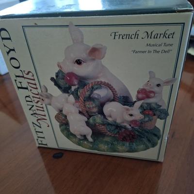 Fitz and Floyd musical PIgs