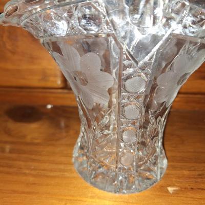 Lead crystal etched basket