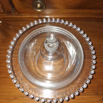 Glass cheese/ butter dish w/ lid