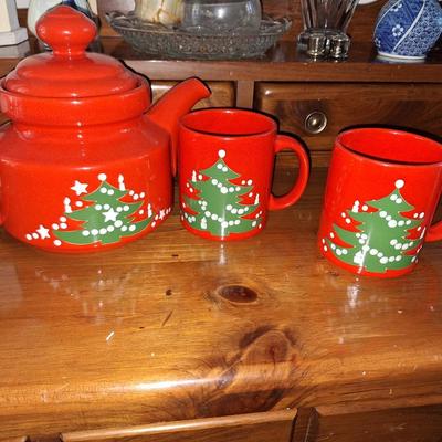 3 pc Red Holiday teapot and mugs