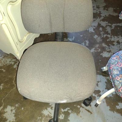 Pair of Rolling Office Chairs
