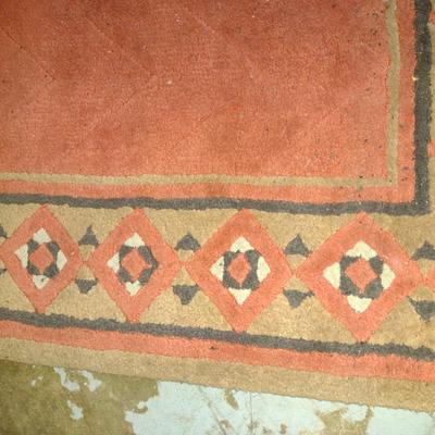 Area Rug. Approx 67" x 47".
