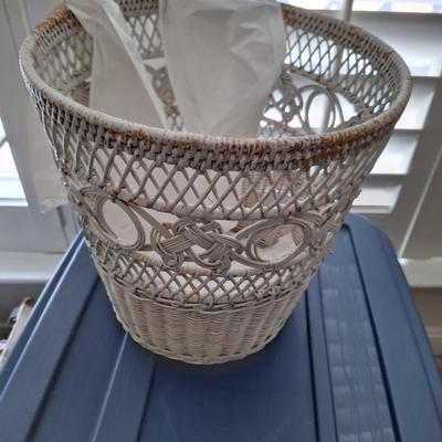 Wicker trashcan