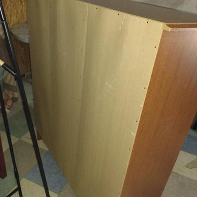 Shelf with Adjustable Cubby Sections