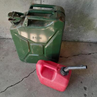 Gas can and metal Jerry Can gas can (1 of 2)