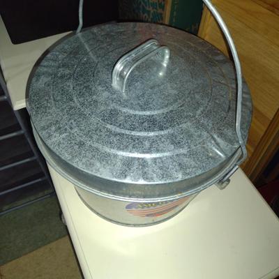 Galvanized Bucket with Lid (Short)