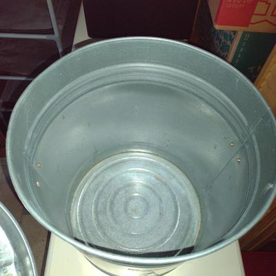 Galvanized Bucket with Lid (Tall)