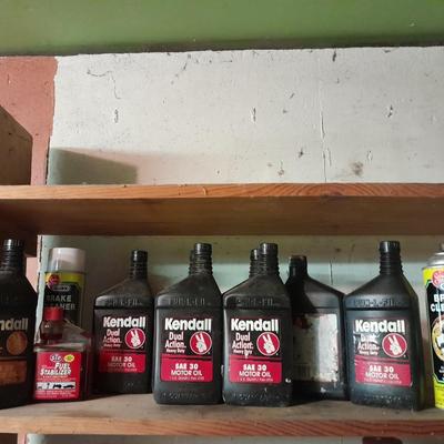 Kendall SAE 30 Dual Action Car oil and new cans of brake cleaner