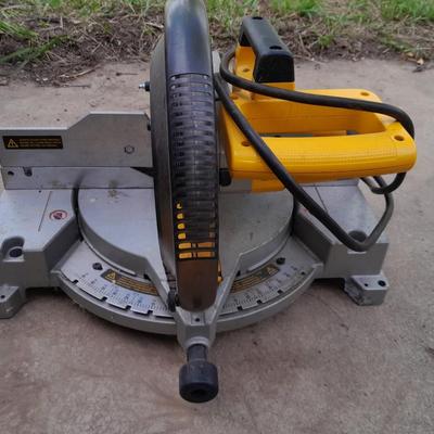 Nice Dewalt DW705 Compound Miter saw