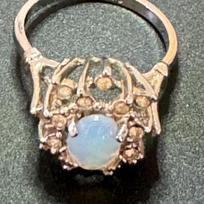 Ladies sterling ring with opal