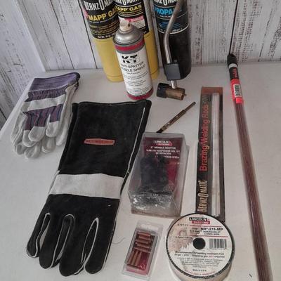 Welding needs -- Nice leather gloves new - welding wire - welding tips and more !
