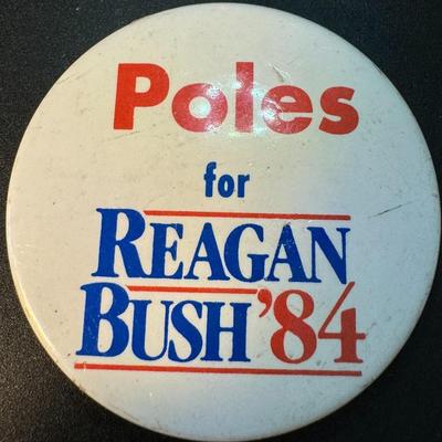 Poles for Reagan / Bush 84 button