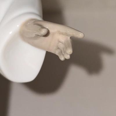 Lot 68: LLADRO - Voy A Dormir / Who's There? - Retired 2003