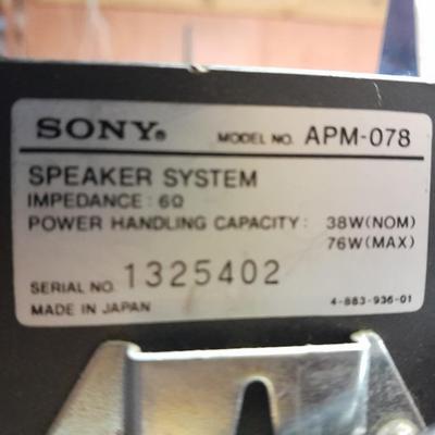 Vintage Sony boom box stereo system with speakers AM/FM/CASSETTE / CD PLAYER