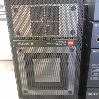 Vintage Sony boom box stereo system with speakers AM/FM/CASSETTE / CD PLAYER
