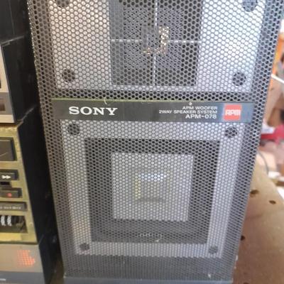 Vintage Sony boom box stereo system with speakers AM/FM/CASSETTE / CD PLAYER