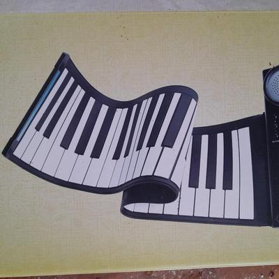 Soft Roll Piano Full keyboard with real Piano sound - Portable