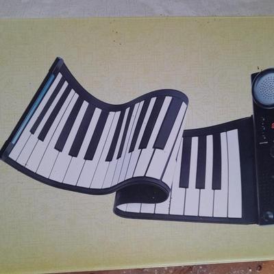Soft Roll Piano Full keyboard with real Piano sound - Portable