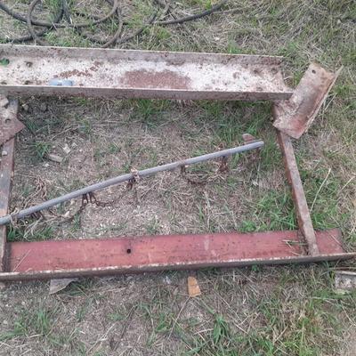 Steel farm-made drag bar