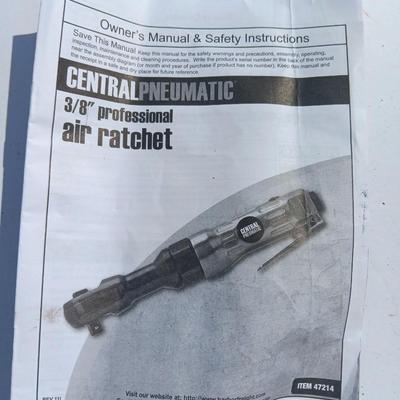 New in box Central Pneumatic 3/8" Professional air Rachet