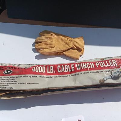 4000 # Cable Winch Puller with leather gloves New with damaged box -