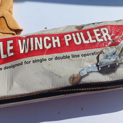 4000 # Cable Winch Puller with leather gloves New with damaged box -