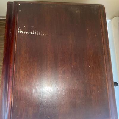 Small cabinet - Antique Victrola Phonograph