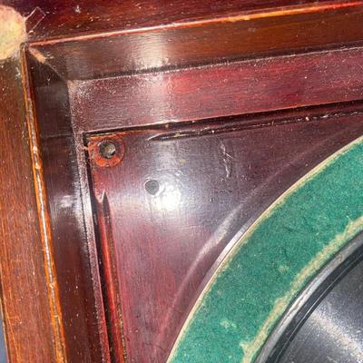 Small cabinet - Antique Victrola Phonograph