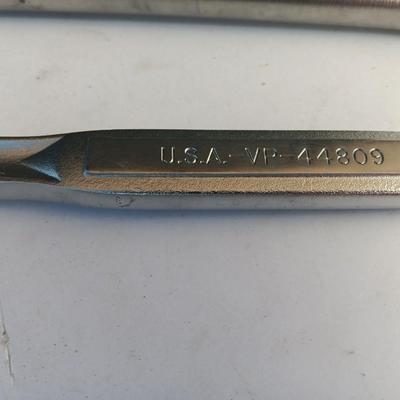 Craftsmen ratchet with Craftsman breaker bar
