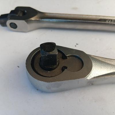 Craftsmen ratchet with Craftsman breaker bar