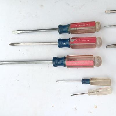 Assortment of Craftsman screwdrivers