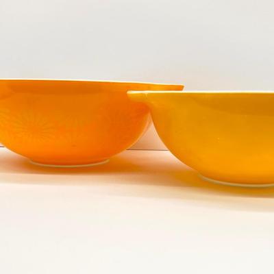 PYREX ~ Pair (2) Vtg. Mixing Bowls ~ Yellow & Sunflower